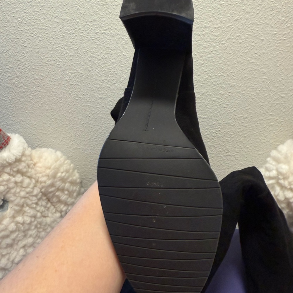 Stuart Weitzman Black Suede Over the knee hijack boots - Picture 7 of 12